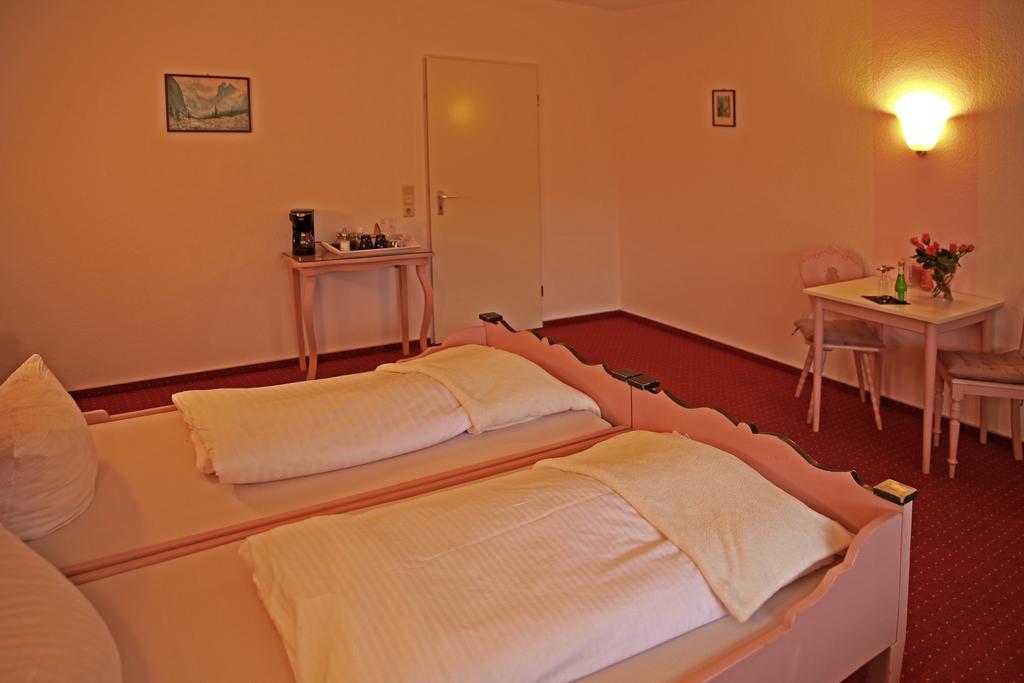 Hotel In Der Strassen ゾーリンゲン エクステリア 写真
